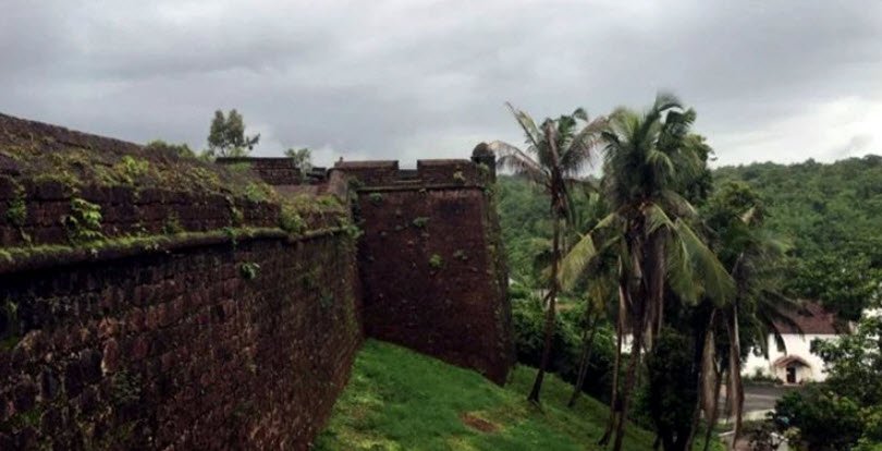 Nanuz Fort, Nanuz, Goa, India